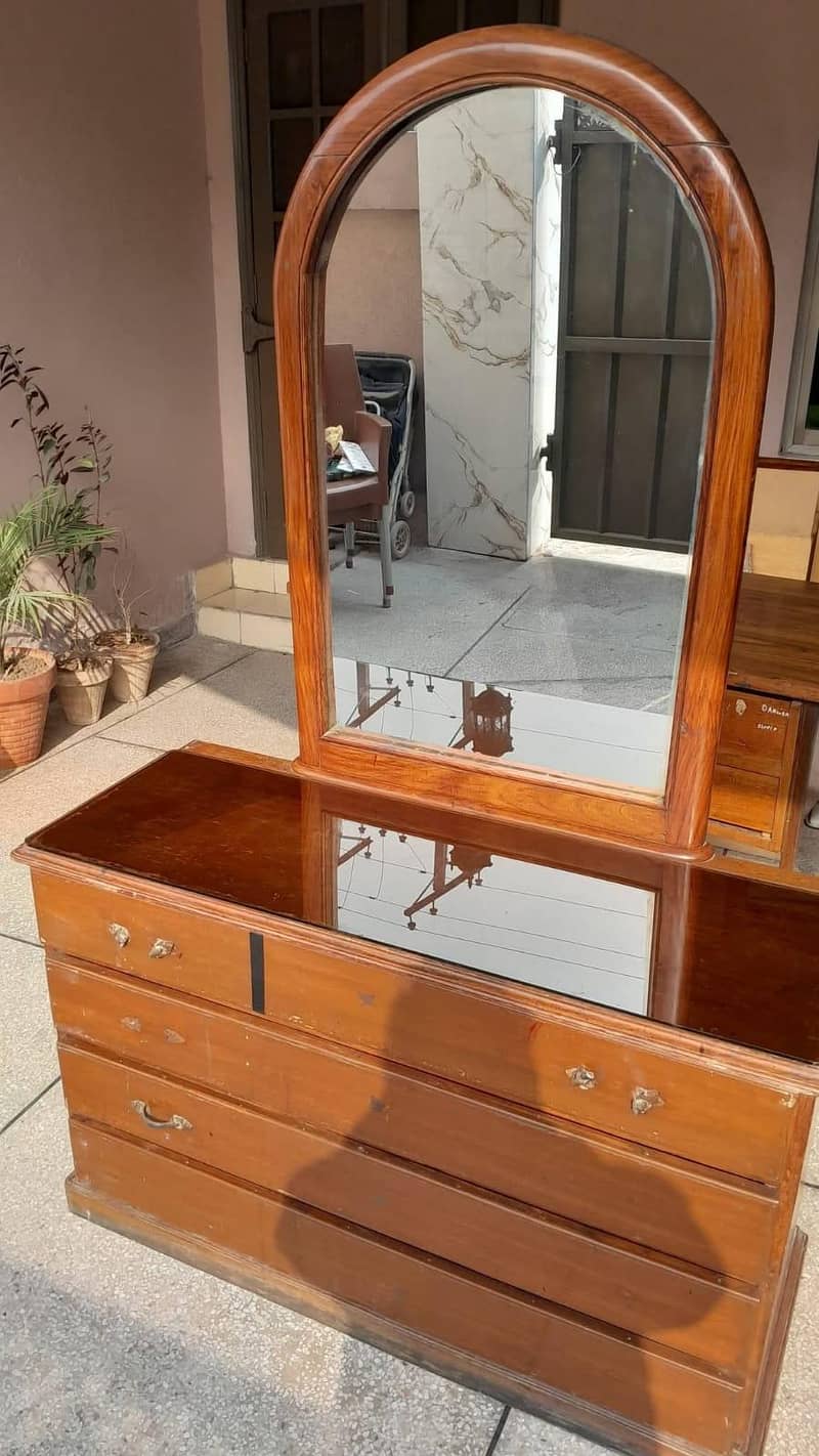 one show case (dressing table) 0