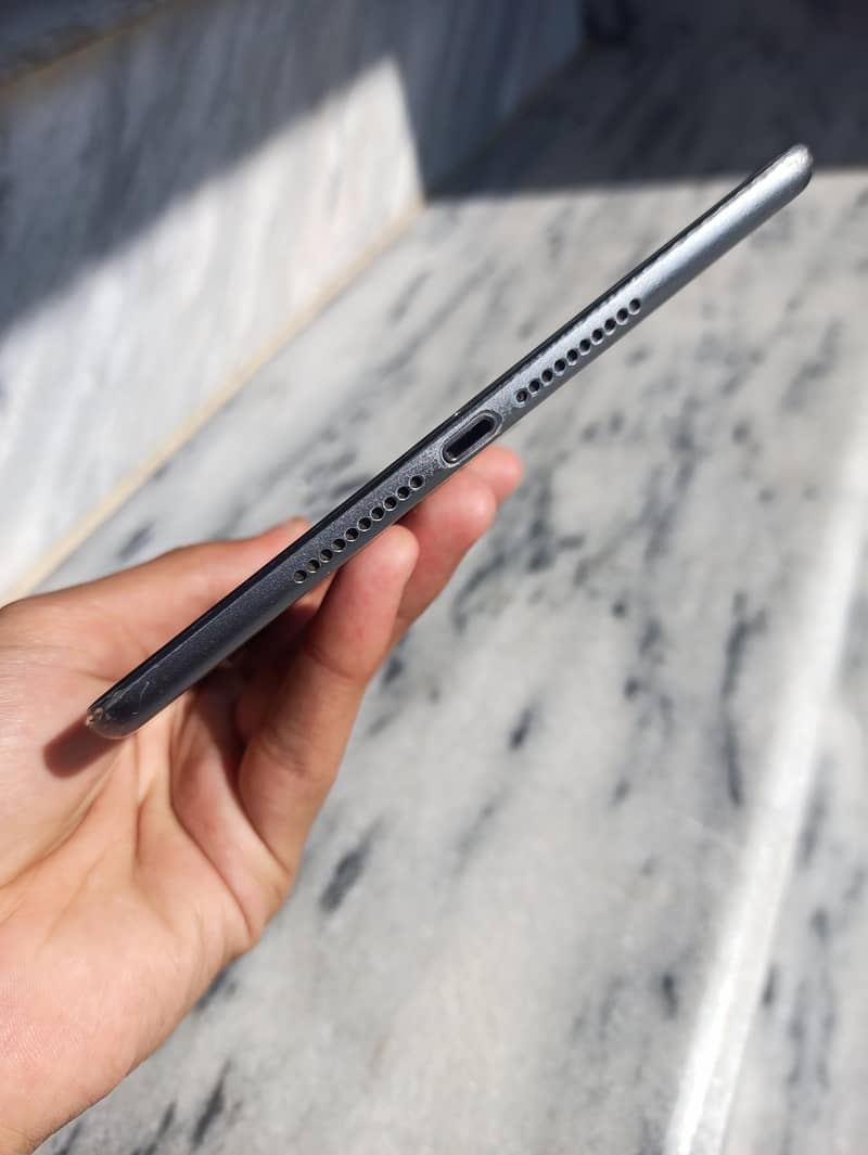 ipad mini 5 with box 5