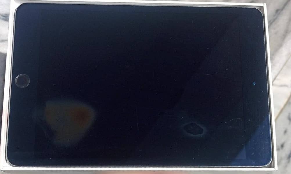 ipad mini 5 with box 7