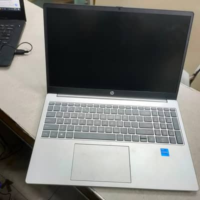 HP CORE-I-5 13 TH GEN