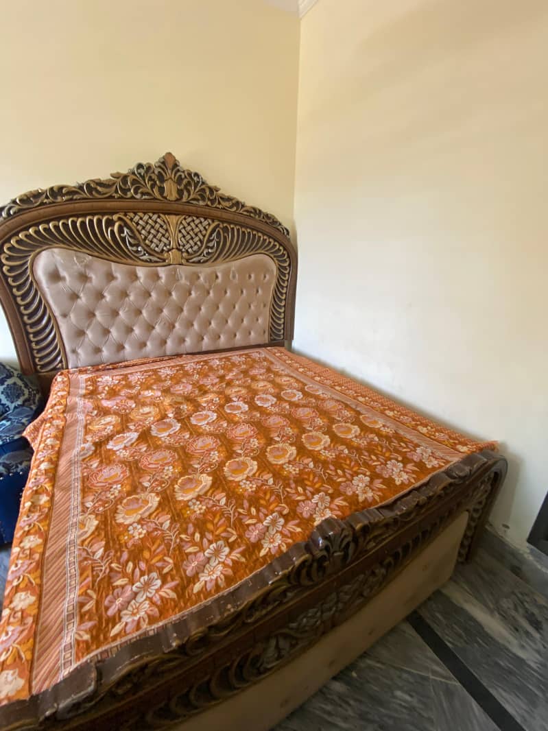 Bed with dressing table 1