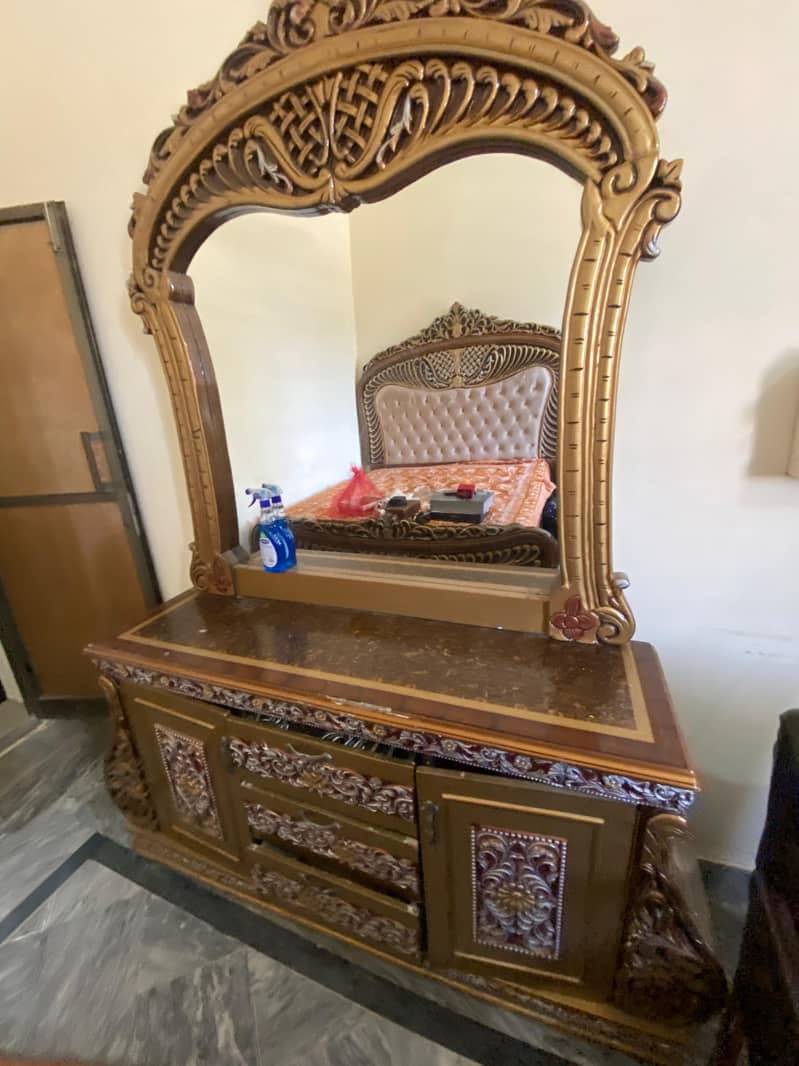 Bed with dressing table 7