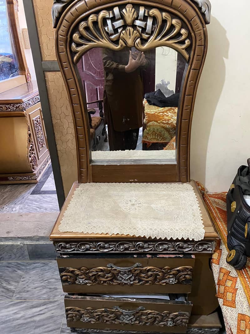 Bed with dressing table 9