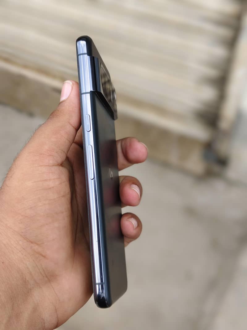 Google Pixel 8 Pro 2