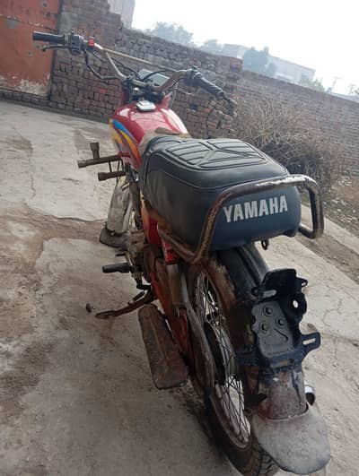 yamaha  4 strock.  2011 model all ok