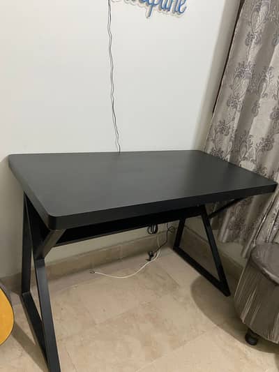 Work Table – Solid Wood & Heavy Metal Frame (10/10) 