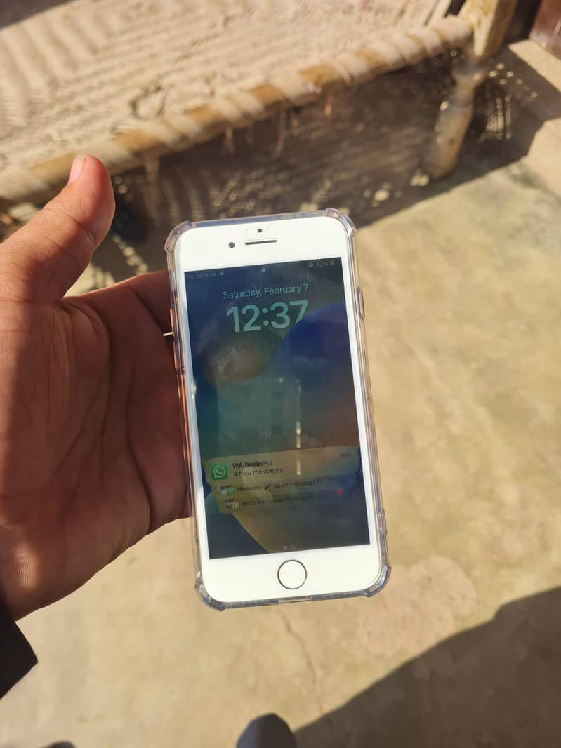 IPhone 8 10/10 condition 3