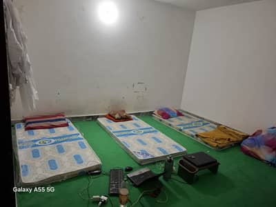 KAZMI BOYS HOSTEL 03456790125