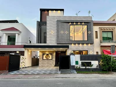 10 Marla Luxury Upper Potrion is Available for Rent in Bahria Town Lahore