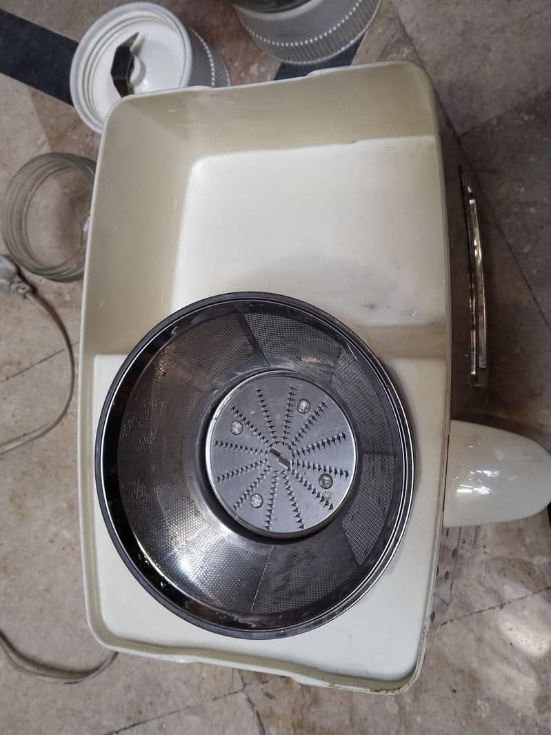 juicer machine 4
