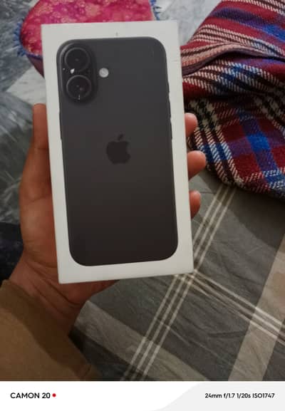 Apple iPhone 16