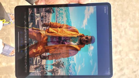 Apple iPad Pro M2 With Apple pencil