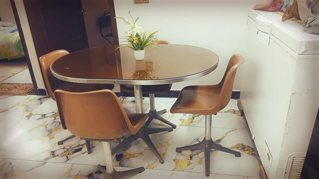 chairman dining table 0