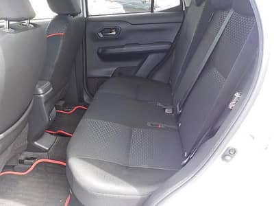 Toyota Raize Hybrid 1.2 z package Top Varient Full House