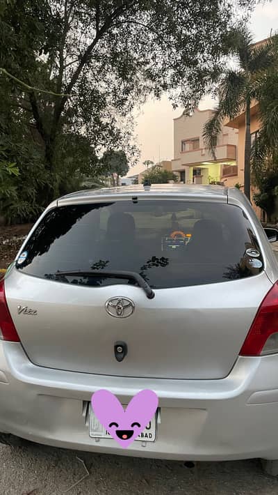 Toyota Vitz 1300cc – Smooth Drive, Low Maintenance
