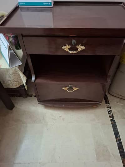 Classic Wooden 2-Drawer Nightstand/Side Table