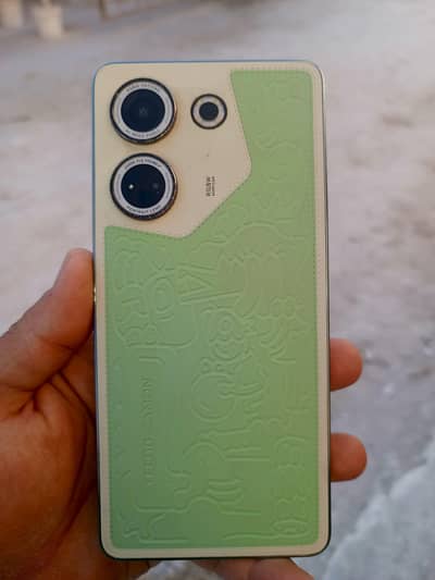 exchange possible with iphone. No open no repair lush condition.