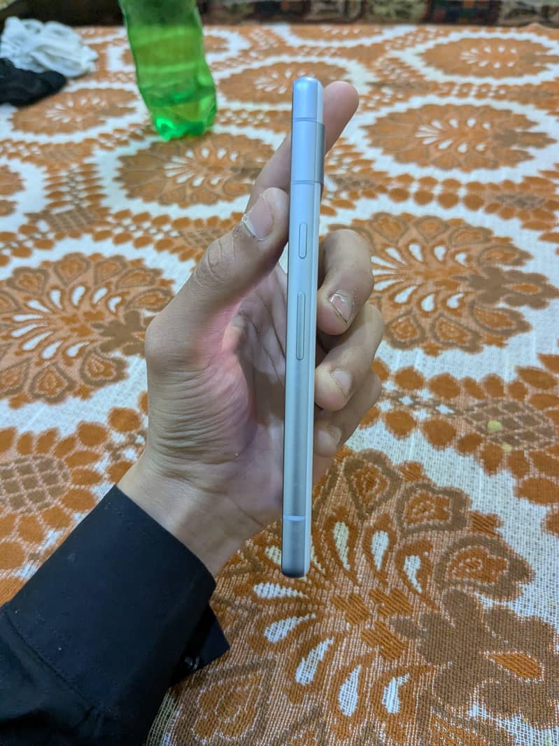 Google pixel 7A 4