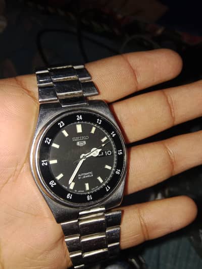 Seiko 5 black railway dial watch in beautiful condition