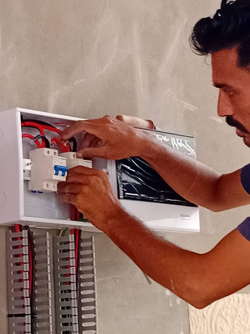 solar installer 4