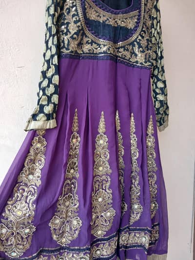 3 piece fancy dress.  Preloved  Price: 5000 Dm if interested .