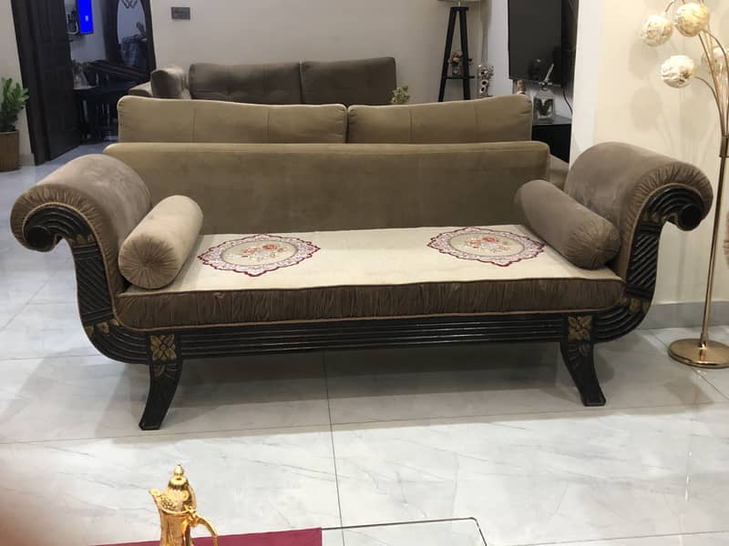 Sofa set with devan 3