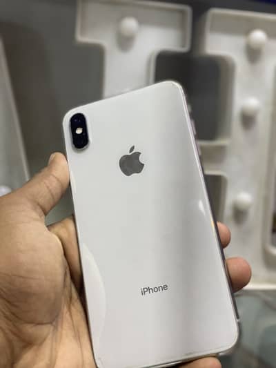 Iphone xs max factory unlock