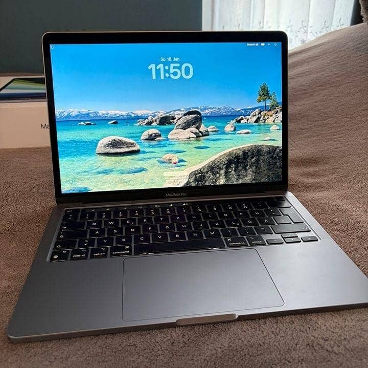 MacBook Pro 1