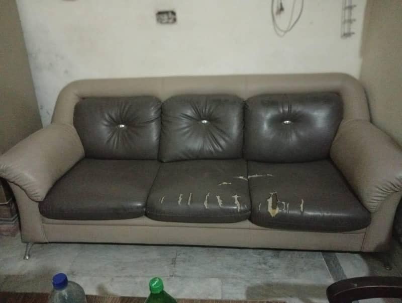 sofa set is number par rabta kare 03016870813 2