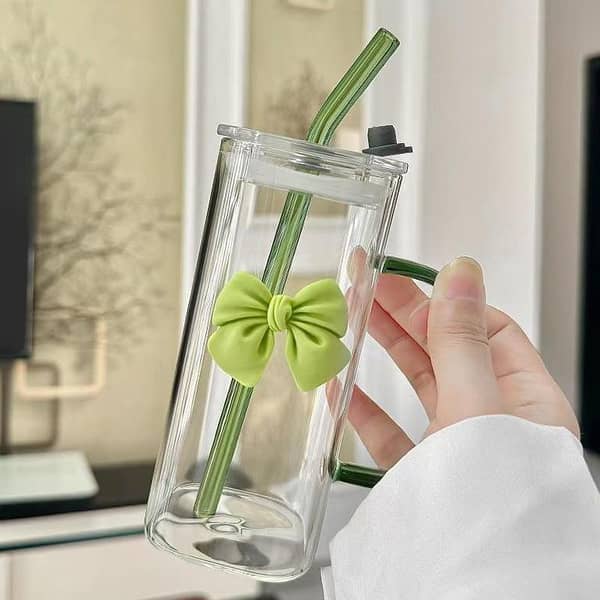Square Coffee Mug With Top Lid And Straw, 400ml Colored Handle Drinking Glass Cup, Transparent Drink Cup, Party Beverage Cup, Portable Glass Water Cup with Straw Lid, Household Borosilicate Straw Glass