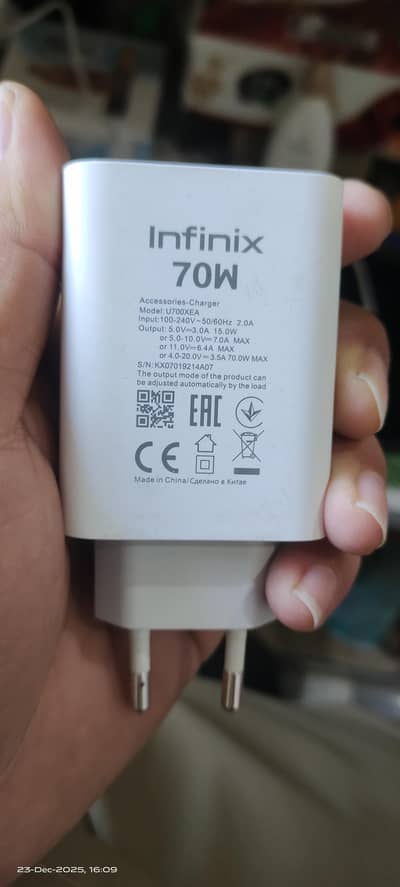 infinix 70W Adapter