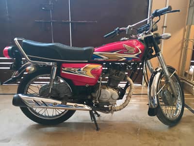 Honda CG 125 ( March)  Red  Color