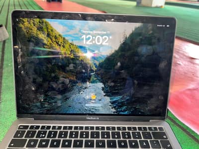 MacBook air m1 2020 model full fresh condition