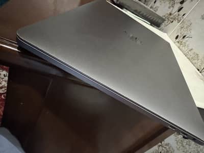 Macbook pro 2019 touchbar Retina display