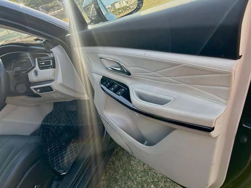 فرسٹ مالک 7 سیٹر 3