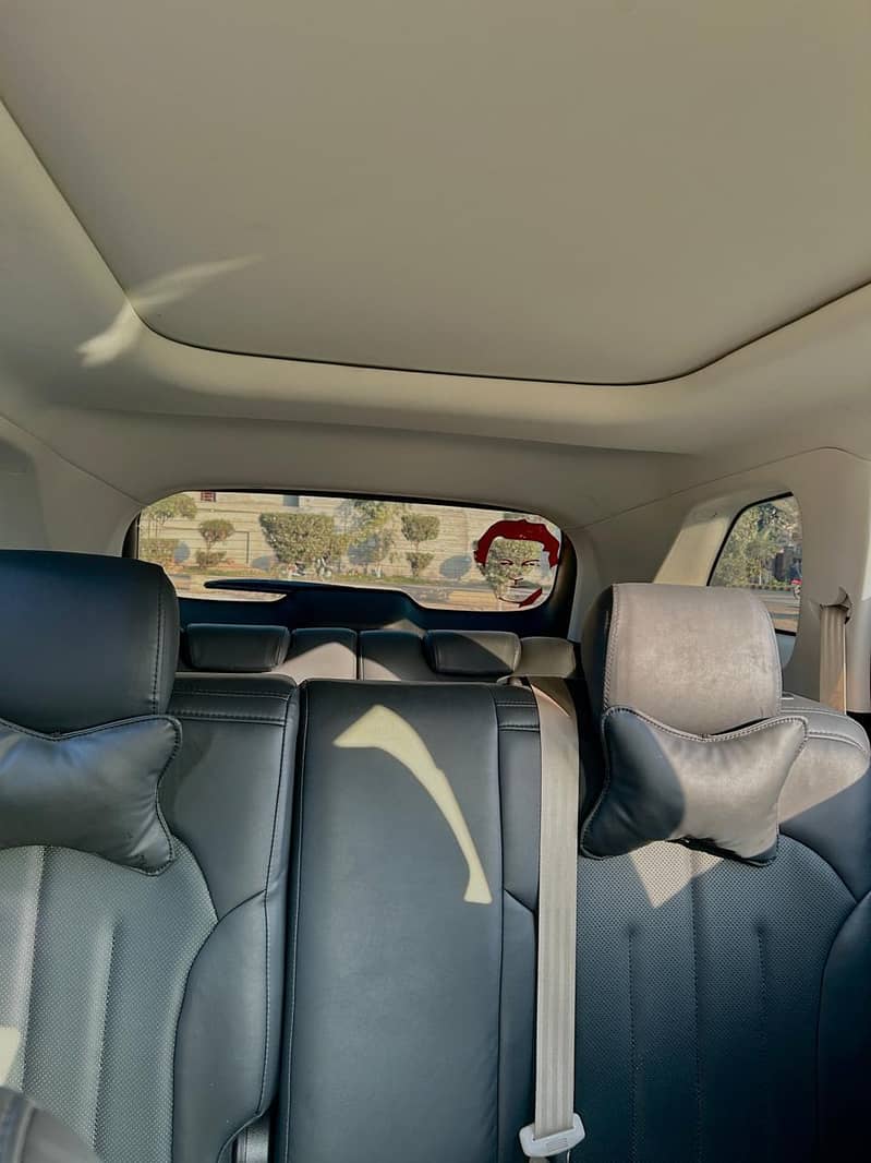 فرسٹ مالک 7 سیٹر 6