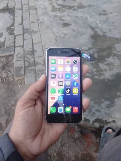 iphone SE Pta approved 64gb