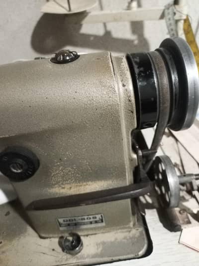 original Juki 555 B all okay with servo motor and heavy metal stand