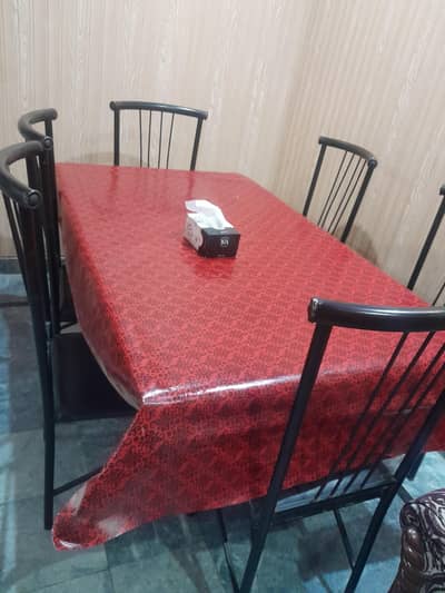 daining table with 6 matel chairs