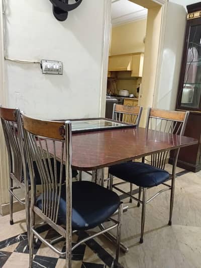 4 table seater dinning table