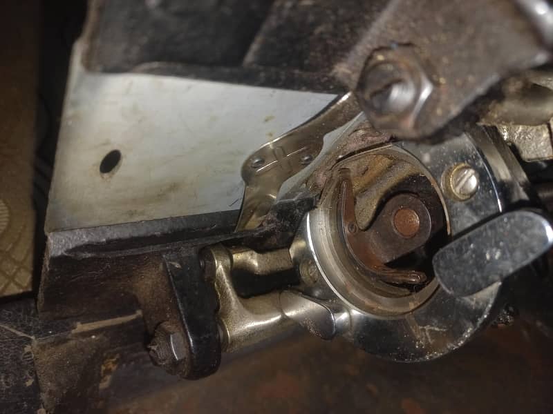 Singer Sweing Machine 2