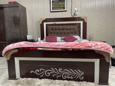 King size complete bed set with dressing table