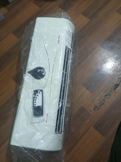 Renova Electric PTC Ceramic Heater Wall Mounted 1000W Remote Control