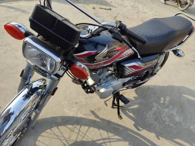 HONDA 125 . . . . . . . Just like new