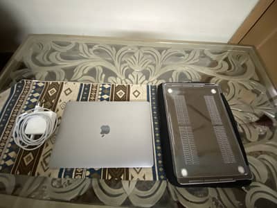 Apple Macbook Pro M1 2020 in 10/10 with Full box