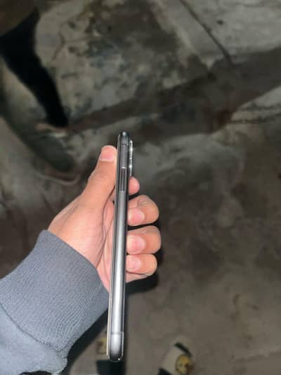 I am selling iPhone 11 in mint condition 10/10 conditio