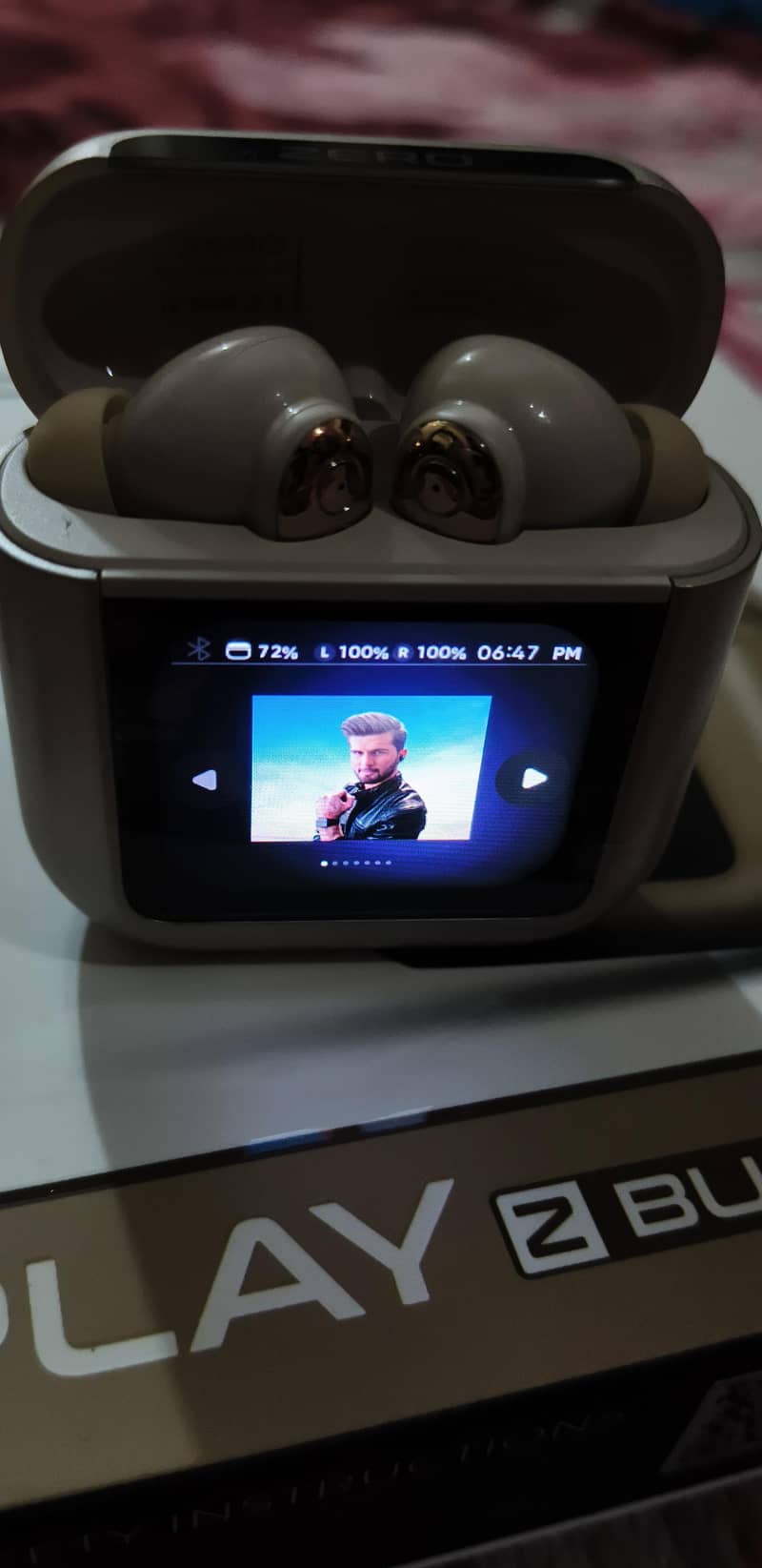 Zero Display Earbuds 0