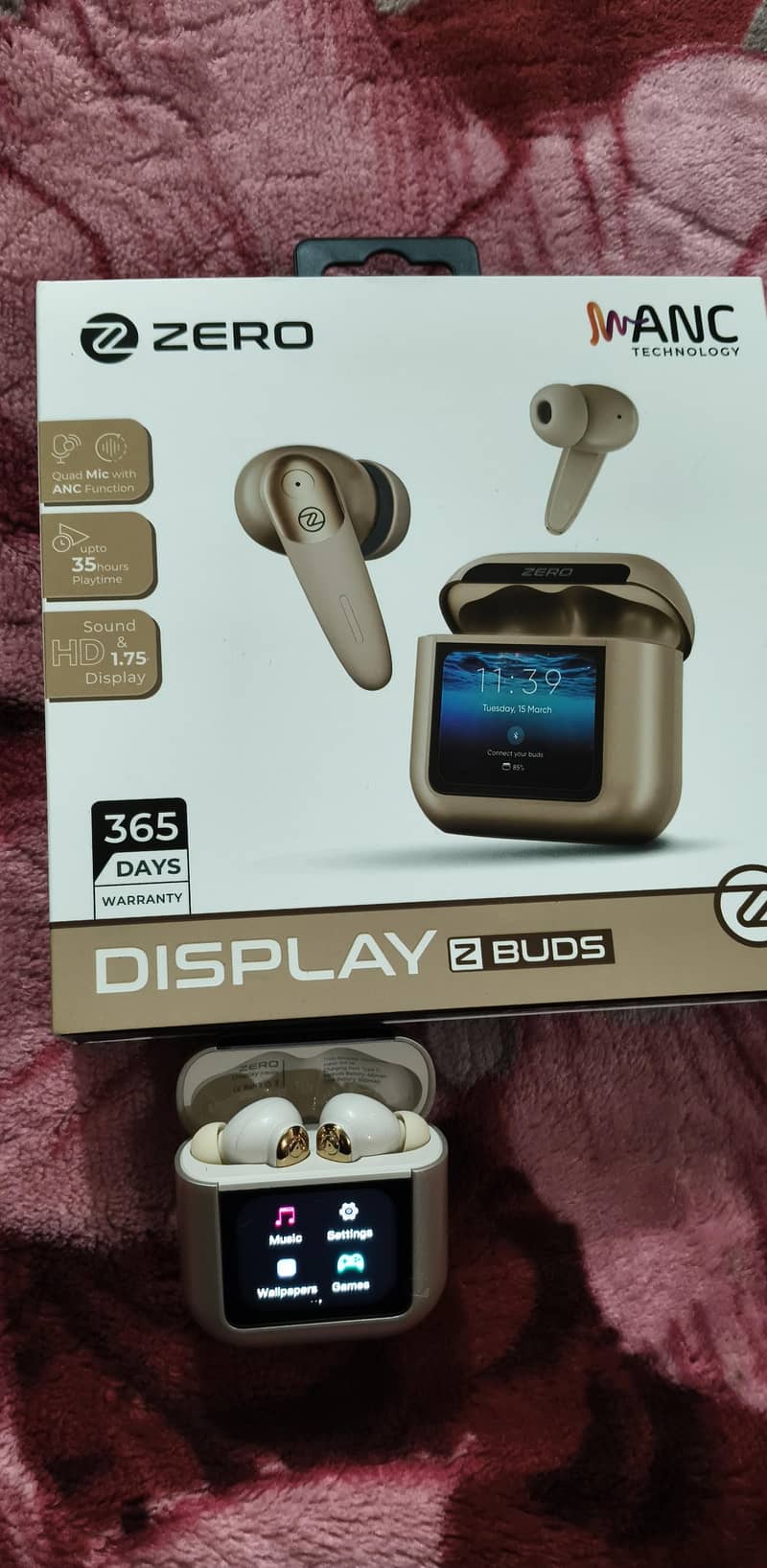 Zero Display Earbuds 1