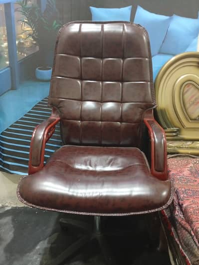 Brand new revolving chair 10/10 condition