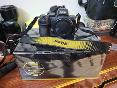 Nikon Z5 (10/10) Complete Box
